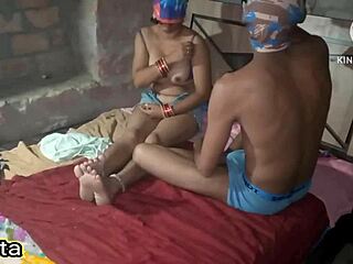 bhabhi raat me jor se pela roommate bathroom assplay 😈🍆