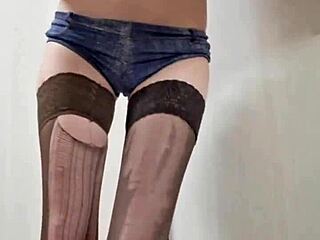 balloon mistress elza kom dominates with feet