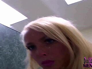 Wow! Tanned Blonde Flashes Shaved Pussy In Tampa!