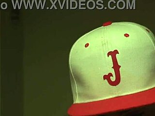 hey, my latex tempts you with dirty talk and fingering desires...