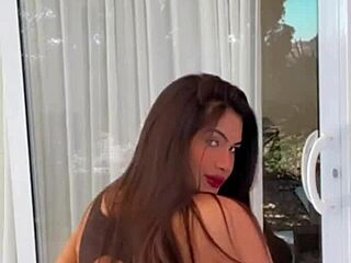 novinha gostosa big tits outdoor