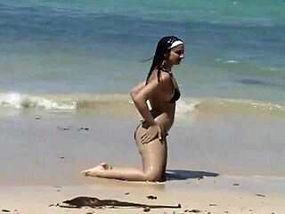 Ass Teasing Hottie Owns Caribbean Beach With Wild Exposure!