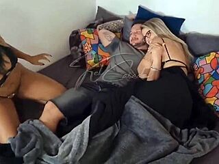 tive uma recaída e comi minha ex com minha esposa não resisti pqp