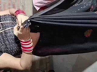 Indian Bhabhi Pisses in Black Saree!