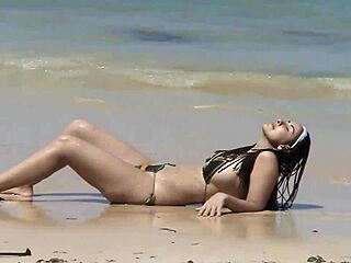 Ass Teasing Hottie Owns Caribbean Beach With Wild Exposure!