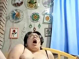 Marysubmissive's Saggy Tits and Big Ass Handjob Tease Update 36