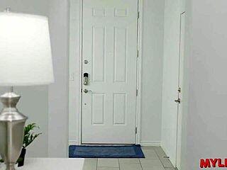 18+ Investigator Surrenders to Mylfex Cougar's Deepthroat Trap