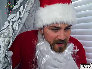 kylie quinn fucked hard in boyfriend's santa costume