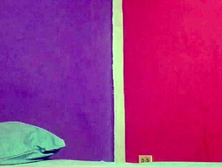 morena deliciosa de rabo enorme se masturba com vibrador até gozar gostoso?