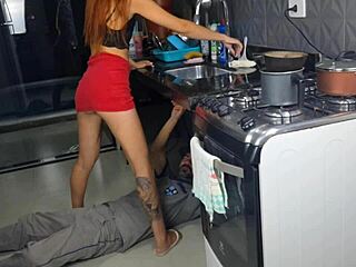 Casada sem Calinha Recebe Encanador Uniform Jeans Outdoor Petite Latina