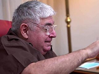 Doctor examines speechless patient Therian in hospital roleplay fuck