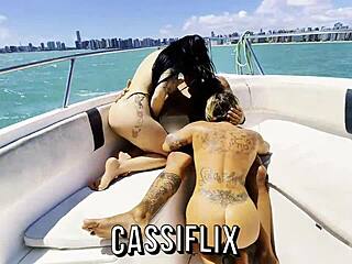 nu na no mar... fodi no barco com pauzudo ate gozar porra quente! 🔥🍆💦 barco louco!