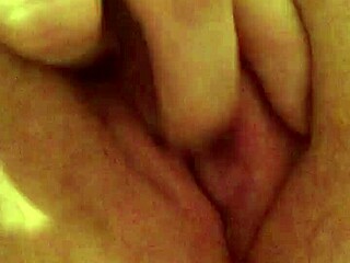 Amateur Solo Babe Fingers Juicy Wet Pussy Close Up Masturbation
