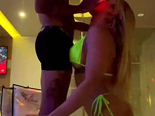 Loira safada no motel sem camisinha termina com porra na boca!