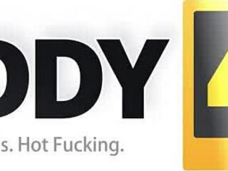 old daddy fixes computer while pounding teen girlfriend doggystyle