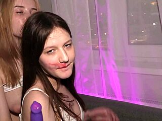 a fuckable blonde facesits cute brunette teen sluts smoking hot 👅🔥