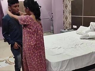 इंडियन कॉलेज लड़का लंड हिलाते पकड़ा! सगी भाभी ने जोरदार चोदा!