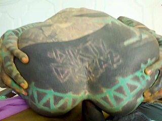 yo tattoo shemales, pound this goth girl's gaping anal in threesome!