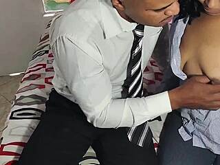 Montavani tempts naughty elf from post into wild sex