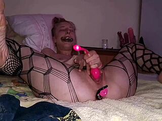slutty girlfriend fingers herself squirts cum for stranger video