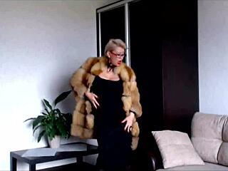 i can't resist this mature webcam whore aimee's fur coat tease flashing her milf tits