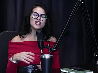 Annie Clementine's hottest casting moments on the podcast with Bia Hot had us all feeling the heat part 3
