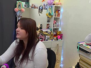 Behind the Scenes BBW Curvy Brunette Toys Up Close Weirdly Hot