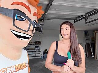 Lola Pearl Garage Sale Turns Hardcore Milf Blowjob Titfuck Cumshot Ride