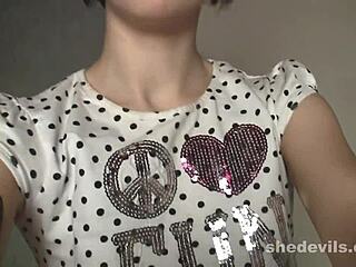 ebonya aka amy frost strips nude in emo webcam show