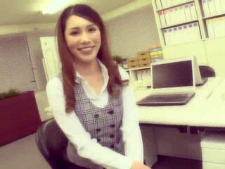 Drunk Boss Embraces Me in Empty Office Nanami Ueyama 1