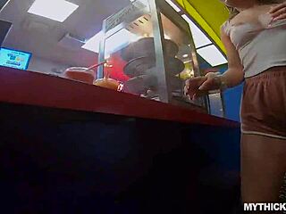 hey daisy stone wanna quickie blowjob from this pawg?