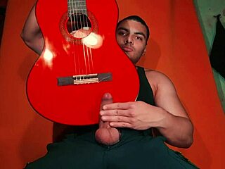 SEXY CHINESE BODYBUILDER FROTTS GUITAR ON MONSTER COCK