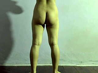 hey fine ass amateur teen works out her curvy body at home