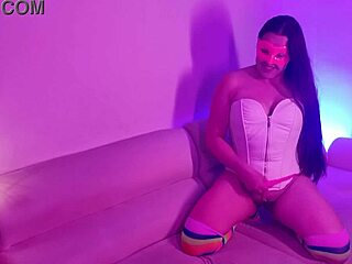 Esta Camarera Curvy Se Deja Anal Por Dinero En Habitacion Oculta Del Bar!