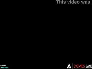 i take four huge white cocks pounding my ebony holes in wild gangbang 😩🍆💦 chanell heart wrecked