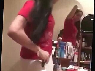 Indian girl shakes big ass dancing privately with friends