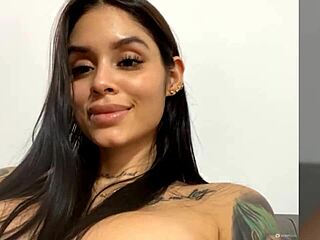 diamondjo and larahenao expose massive tits!