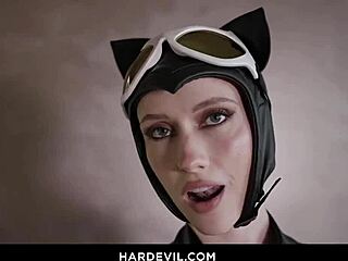 Scarlet Chase's Purring Pussy Lures Elic In