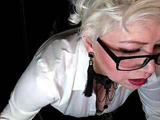 Mature secretary cams as dirty webcam whore!