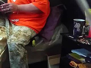 stepmom pretends not eyeing my monster bbc!