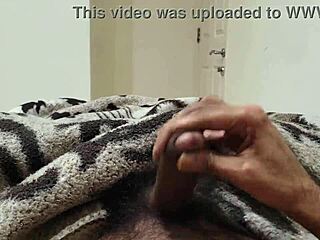 Rishi Bhardwaja wants ladies watching his hot cum