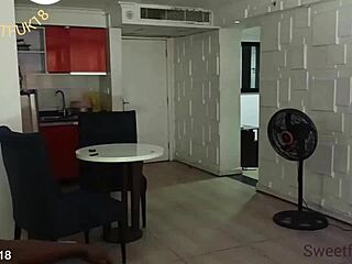 Sexy ebony latina's shaved pussy tempts me while charging phone outdoors!
