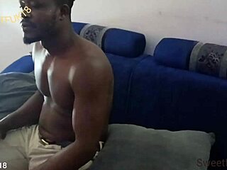 Sexy ebony latina's shaved pussy tempts me while charging phone outdoors!