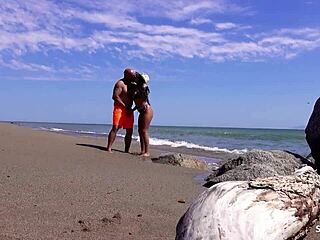 REAL MATURE COUPLE FUCKS RISKY PUBLIC BEACH DOGGYSTYLE IN MEXICO