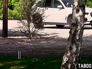 Petite Alyssa Bounty Bubble Butt Stretched Outdoor Big Dick