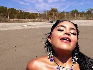 REAL MATURE COUPLE FUCKS RISKY PUBLIC BEACH DOGGYSTYLE IN MEXICO