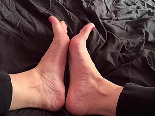 wanna see artemisia's horny italian milf feet up close pov?
