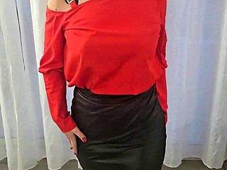 Take off my leather skirt and nylons to reveal this huge milf ass!