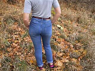 Milf Teases Her Amazing Tight Ass in Blue Jeans During Outdoor Massage