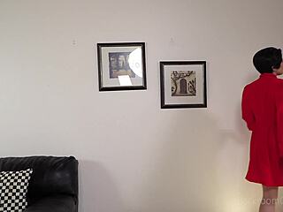 Milfy short haired brunette gets ass stretched